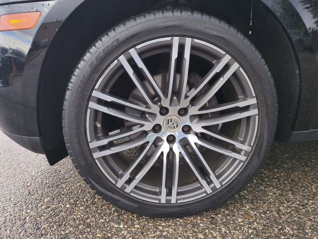 Used 2018 Porsche Macan image 21