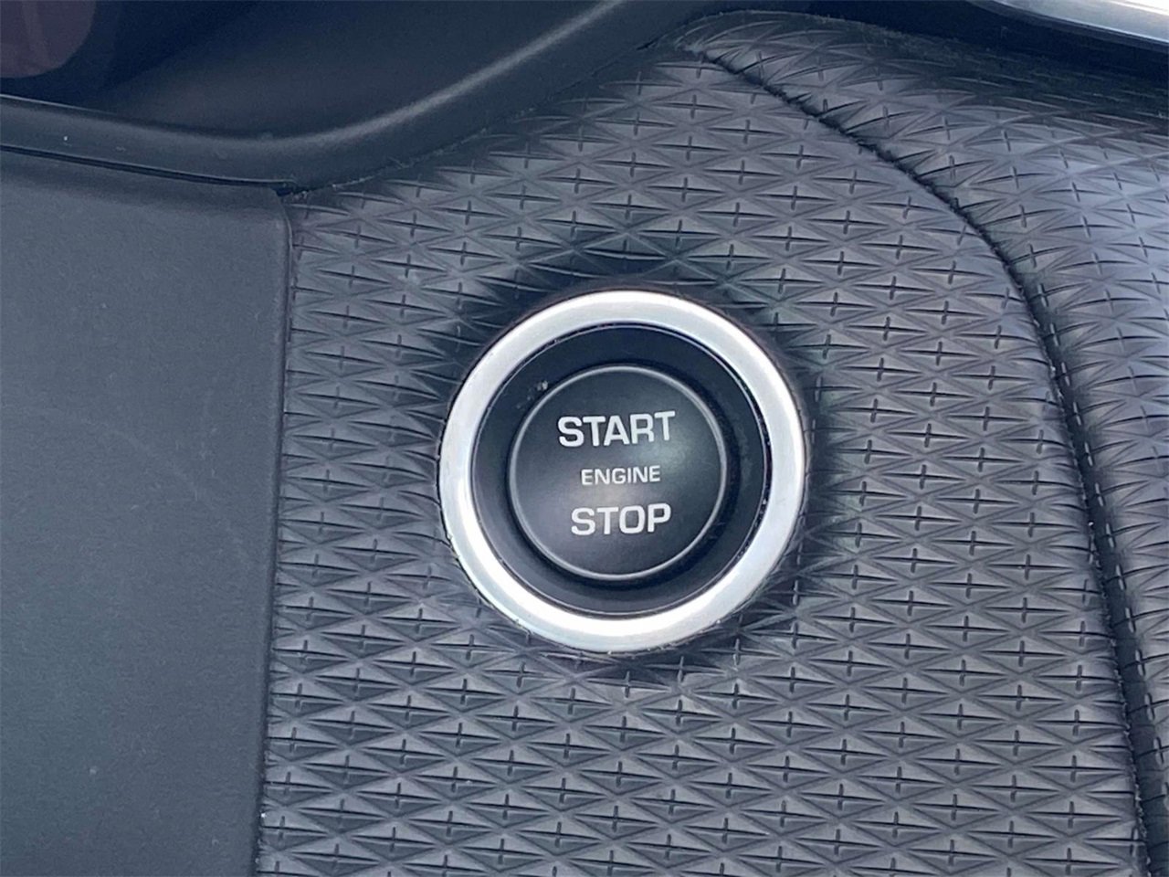 Used 2021 Land Rover Range Rover Velar R-Dynamic S image 25