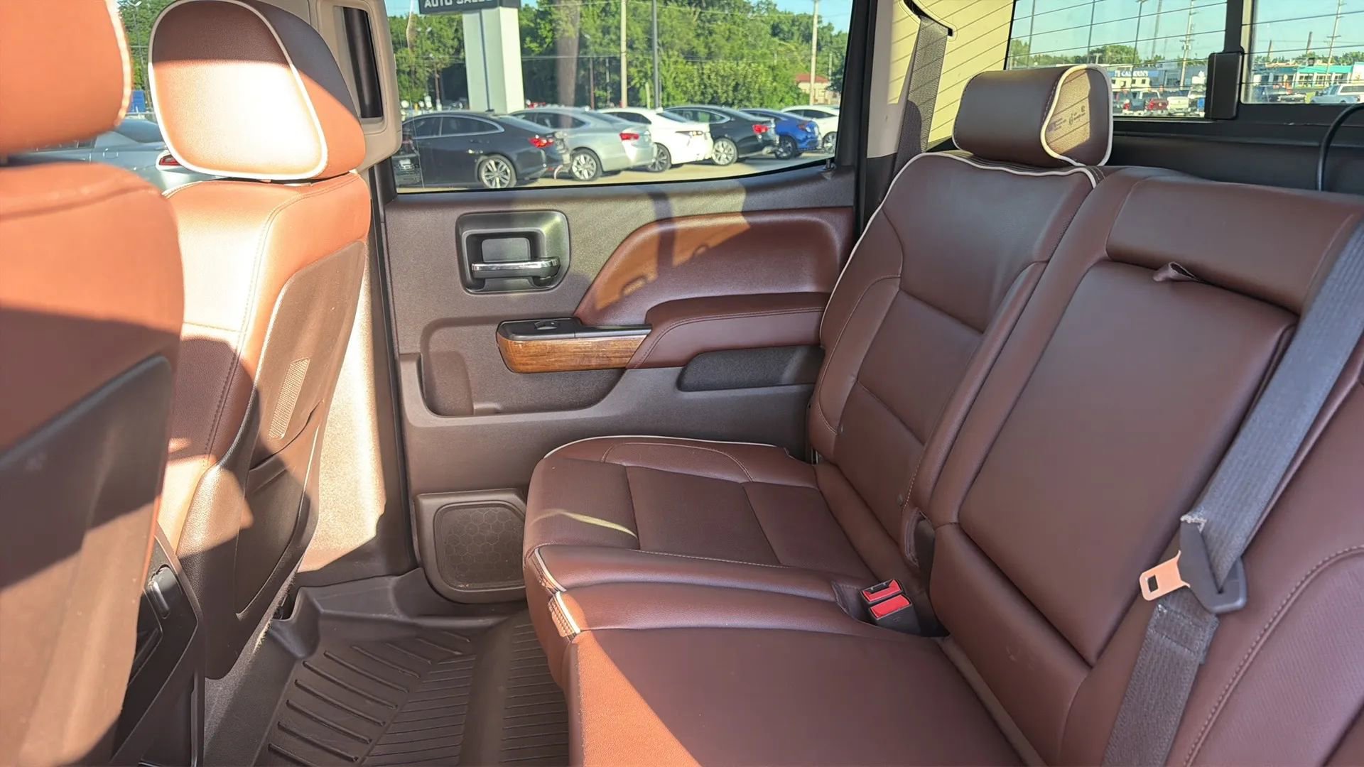 Used 2015 Chevrolet Silverado 2500 High Country w/ Duramax Plus Package AWD/4WD image 44