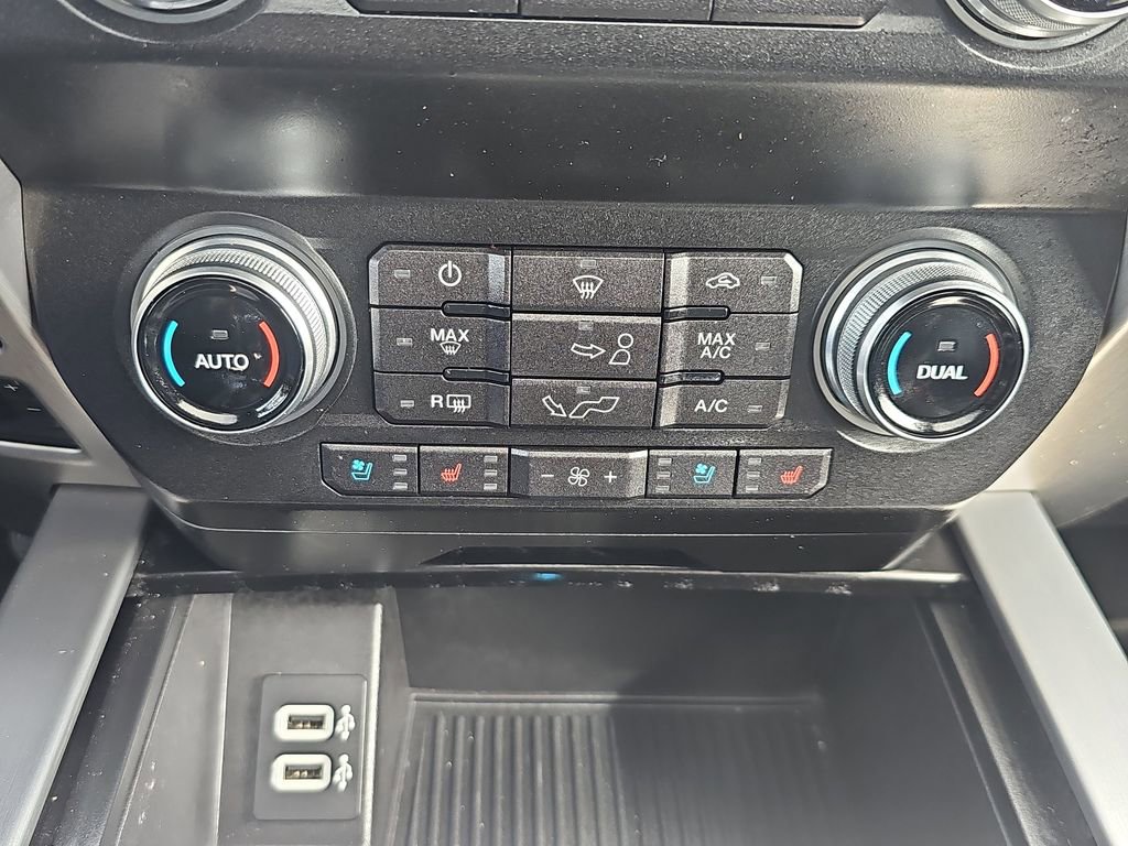 Used 2019 Ford F150 Platinum w/ Equipment Group 701A Luxury AWD/4WD image 32