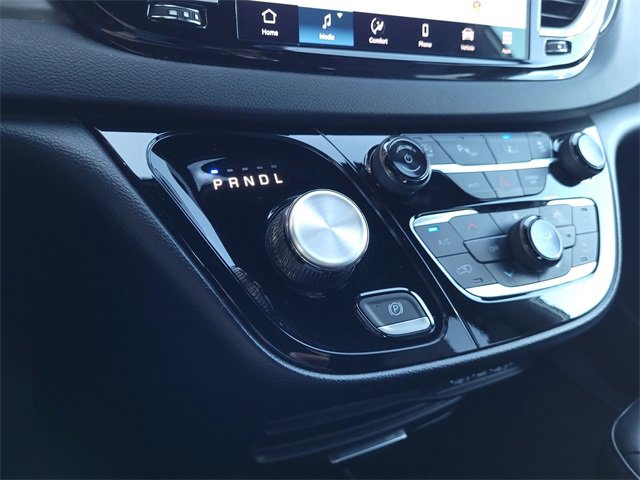 Certified 2025 Chrysler Pacifica Select image 12