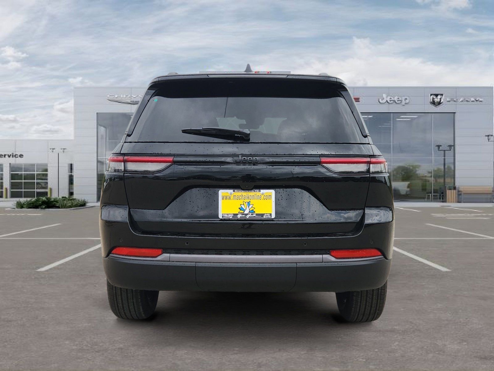 New 2026 Jeep Grand Cherokee Altitude RWD image 4