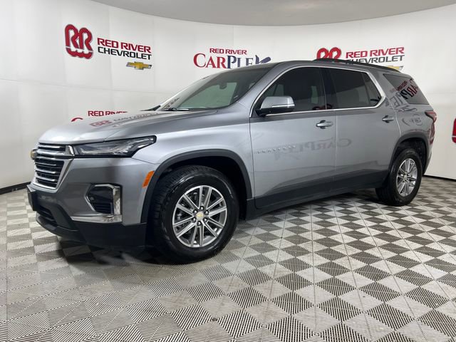 Used 2023 Chevrolet Traverse LT image 3