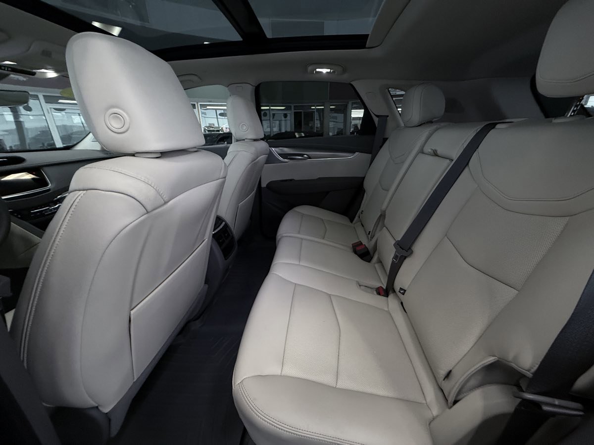 Used 2025 Cadillac XT5 Premium Luxury w/ Technology Package image 18