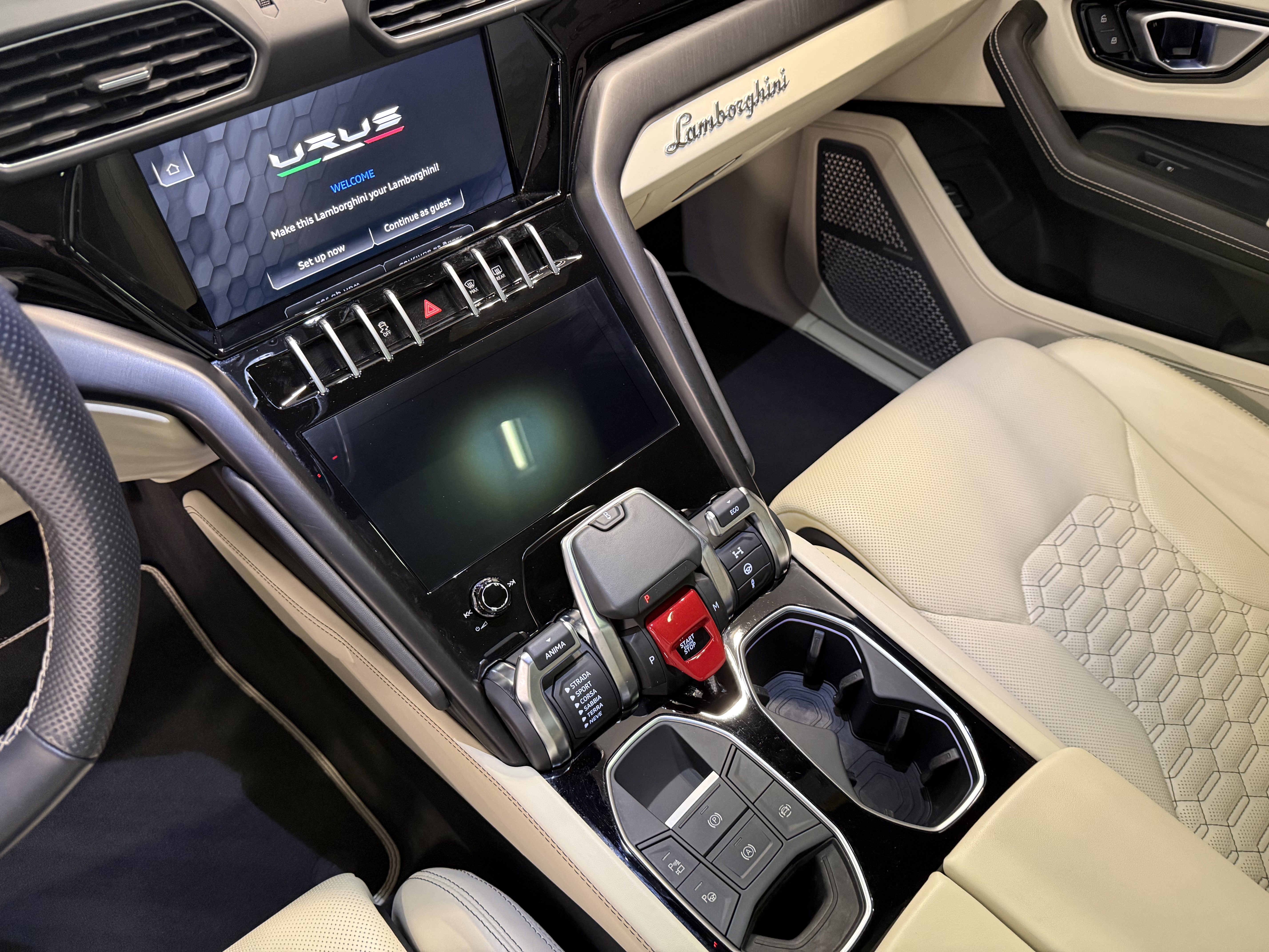 Used 2022 Lamborghini Urus image 14