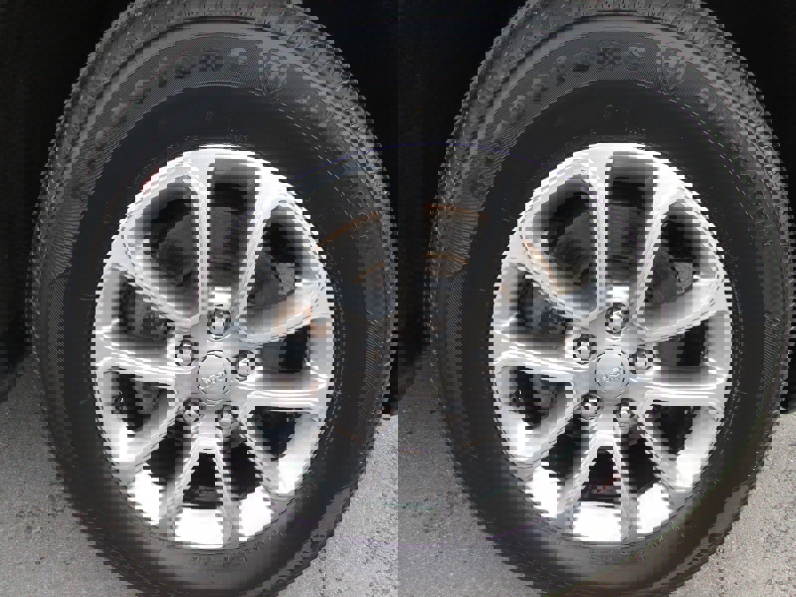 Used 2014 Jeep Grand Cherokee Limited w/ Trailer Tow Group IV image 33