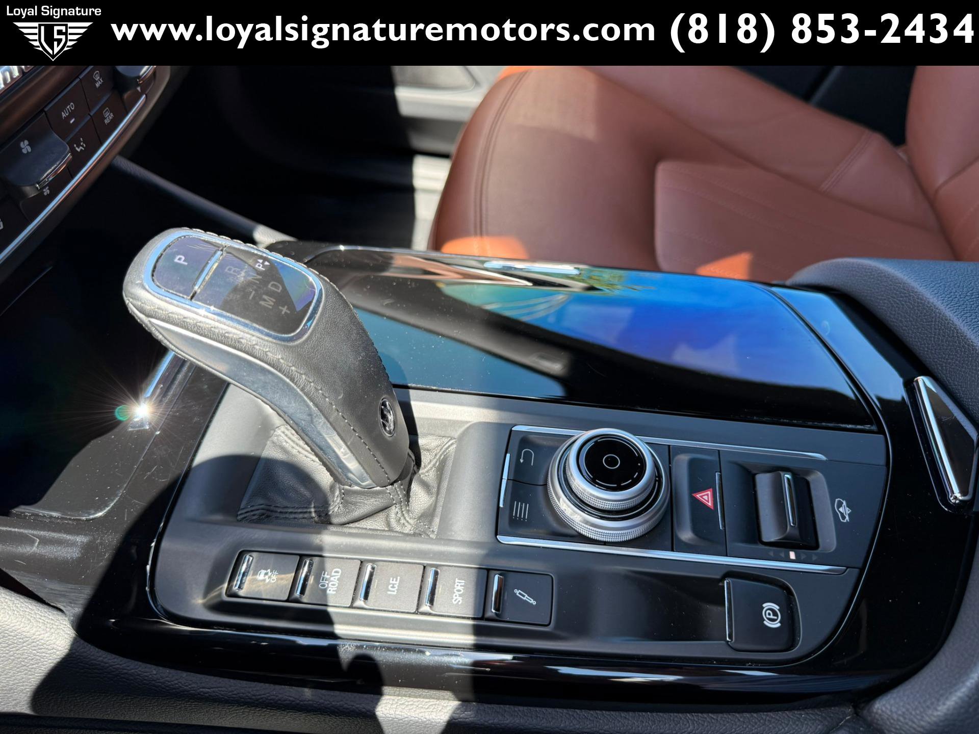 Used 2019 Maserati Levante AWD/4WD image 32