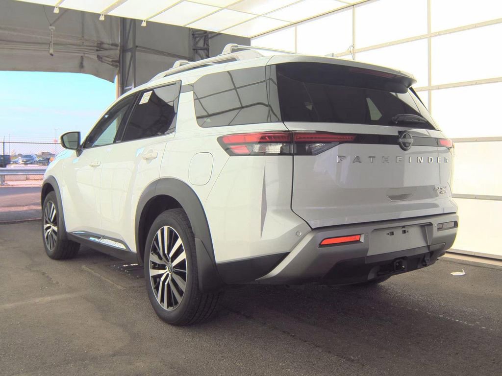 Certified 2025 Nissan Pathfinder Platinum AWD/4WD image 4