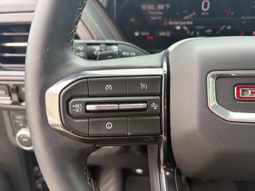 Used 2025 GMC Yukon AT4 AWD/4WD image 7