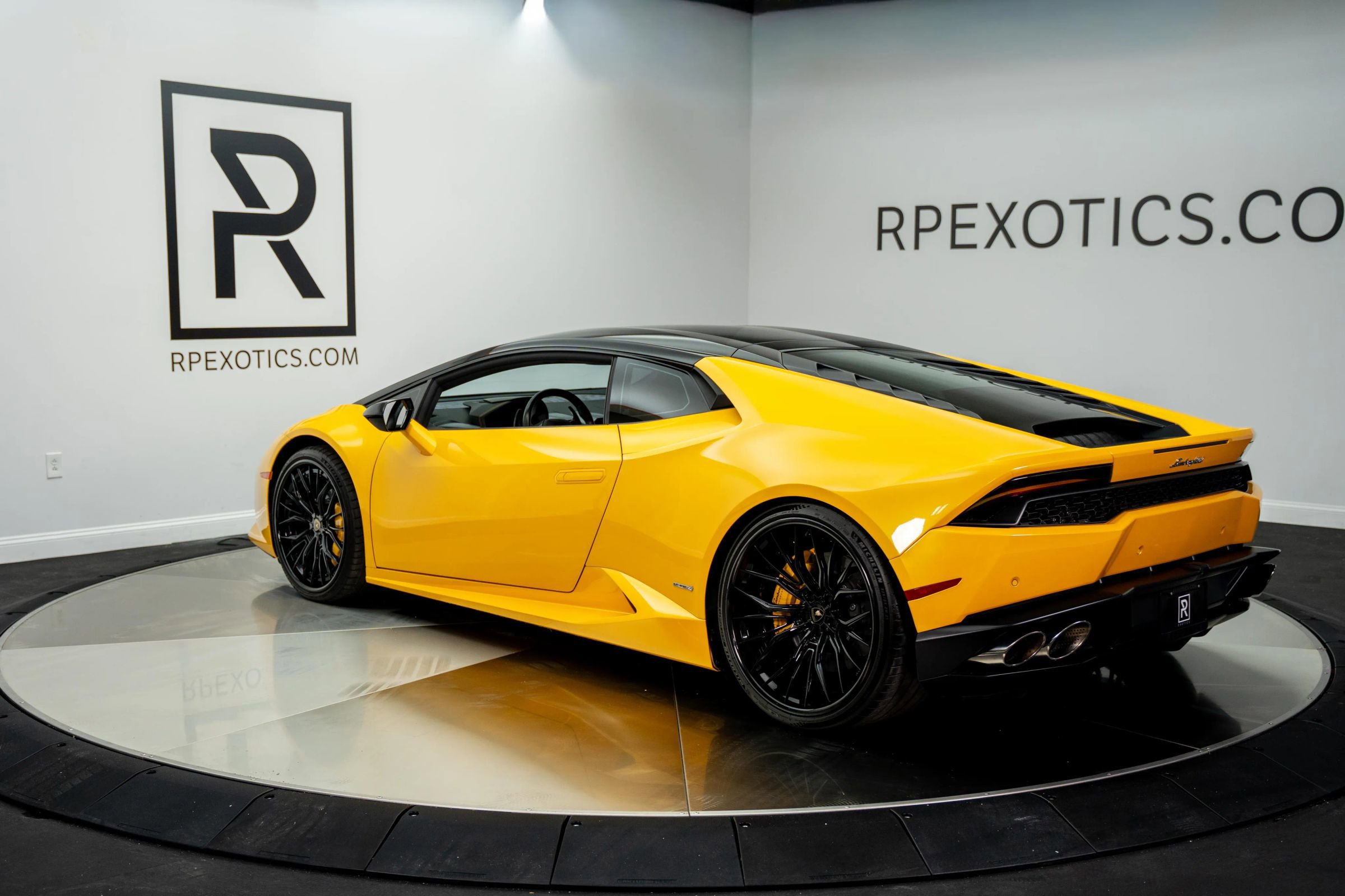 Used 2015 Lamborghini Huracan LP 610-4 image 31