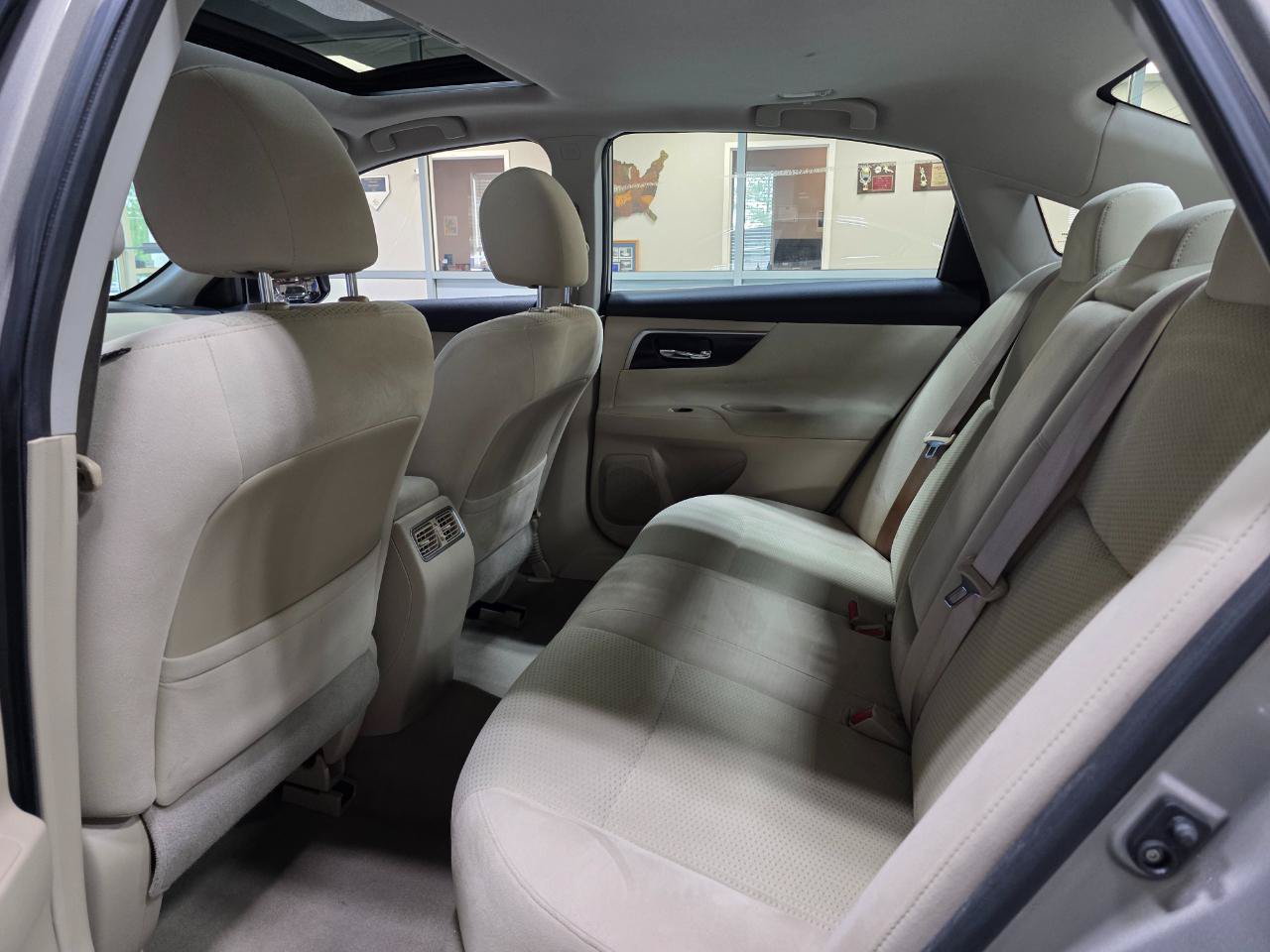 Used 2014 Nissan Altima 2.5 SV w/ Convenience Package FWD image 19
