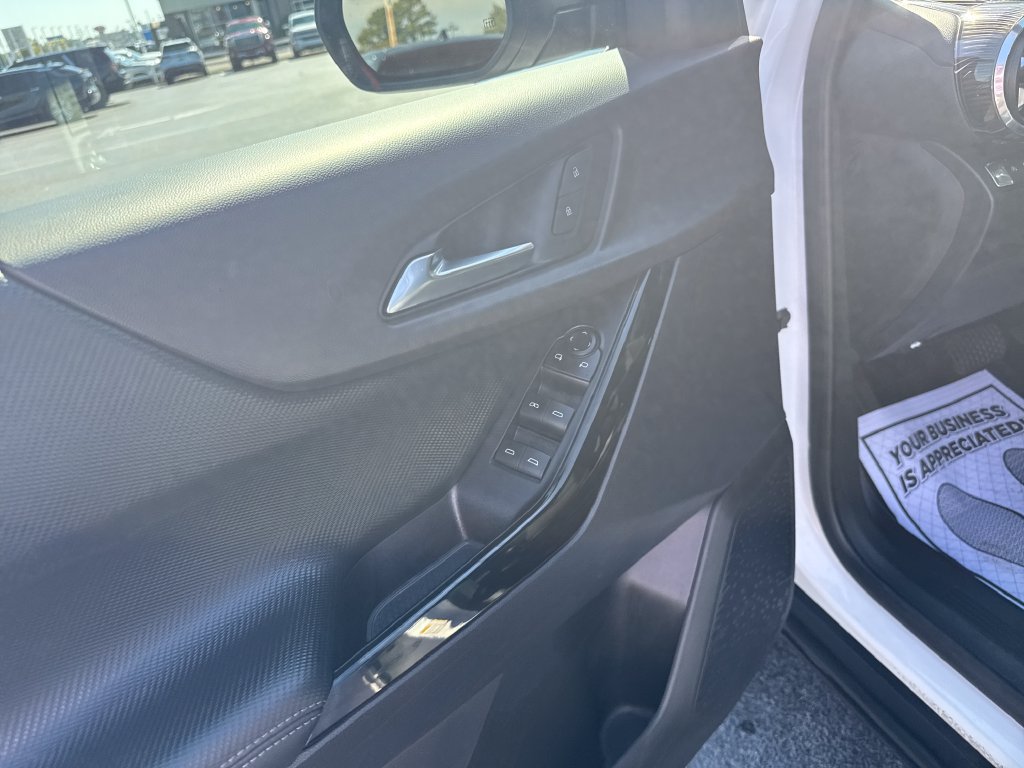 Used 2026 Chevrolet Equinox LT FWD image 14