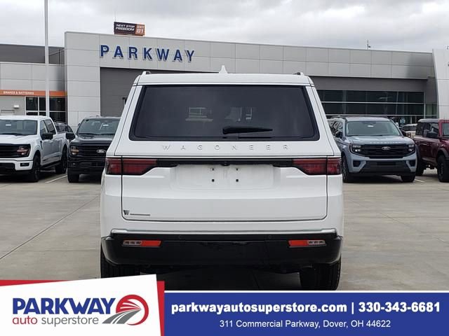Used 2023 Jeep Wagoneer 4WD w/ Premium Group I image 7