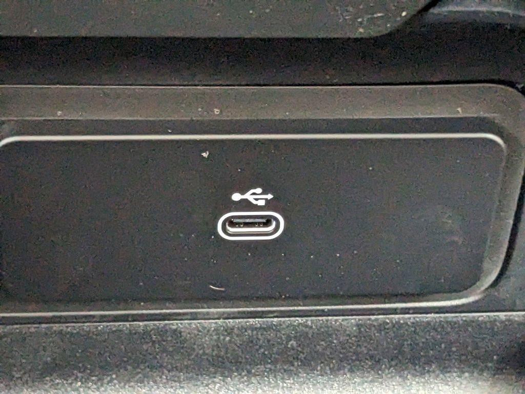 New 2025 Land Rover Defender 130 S image 25