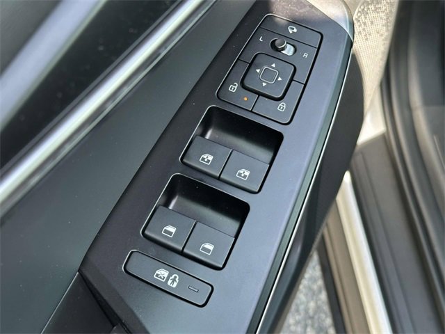 New 2025 Kia EV6 Light w/ Light LR Technology Package image 8