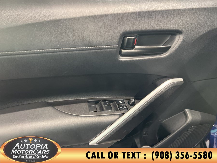 Used 2025 Toyota Corolla Cross LE w/ Moonroof Package FWD image 13