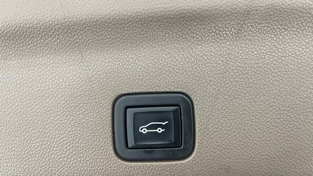 Used 2023 GMC Yukon XL Denali image 49