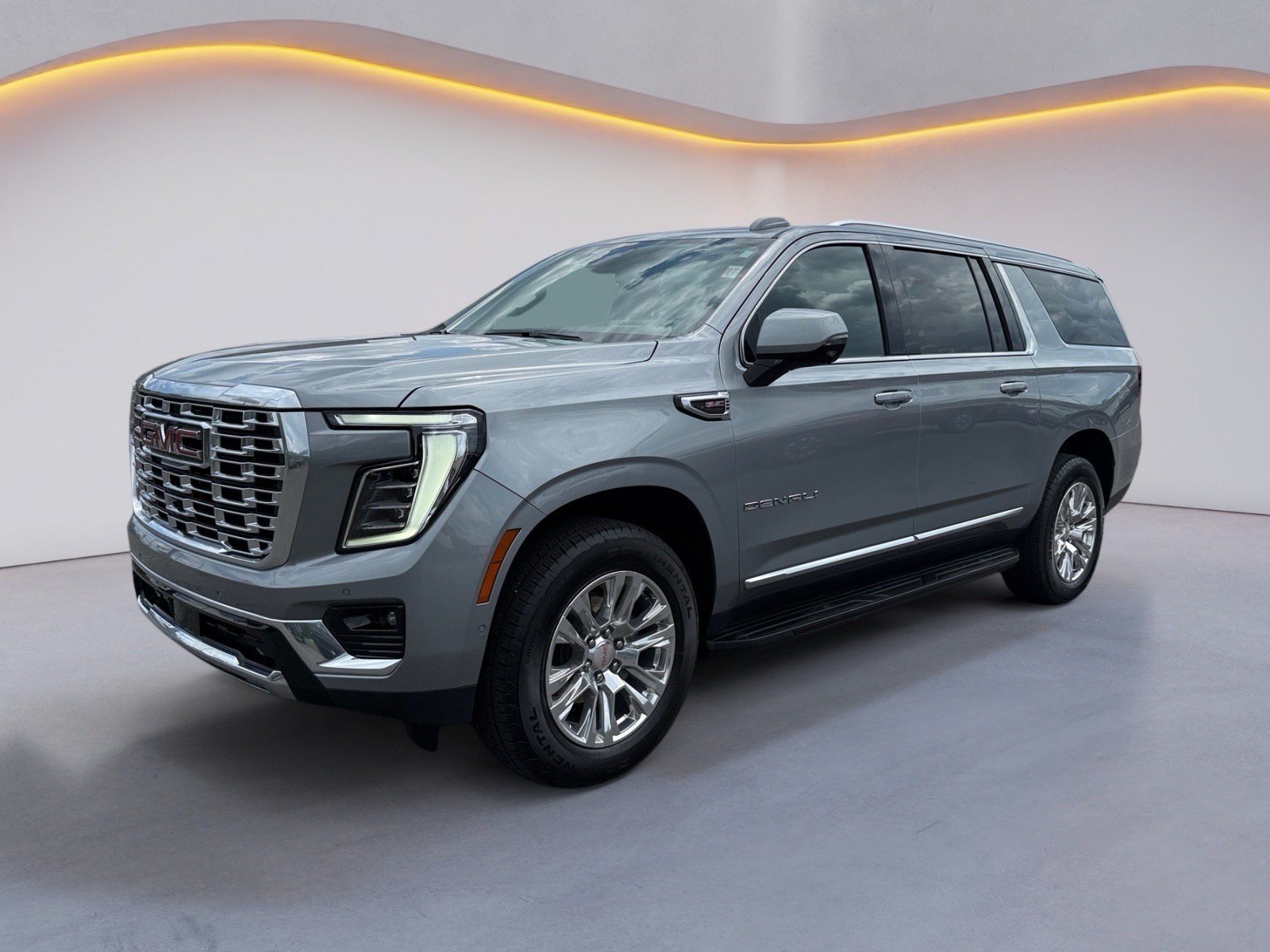 Used 2025 GMC Yukon XL Denali AWD/4WD image 7