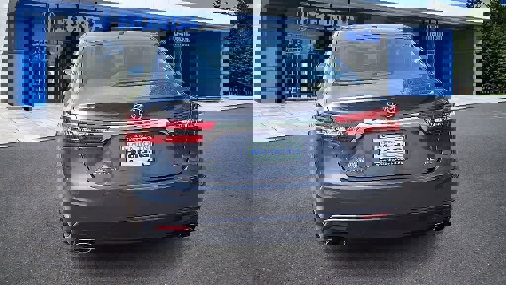 Used 2015 Toyota Avalon XLE Touring FWD image 7