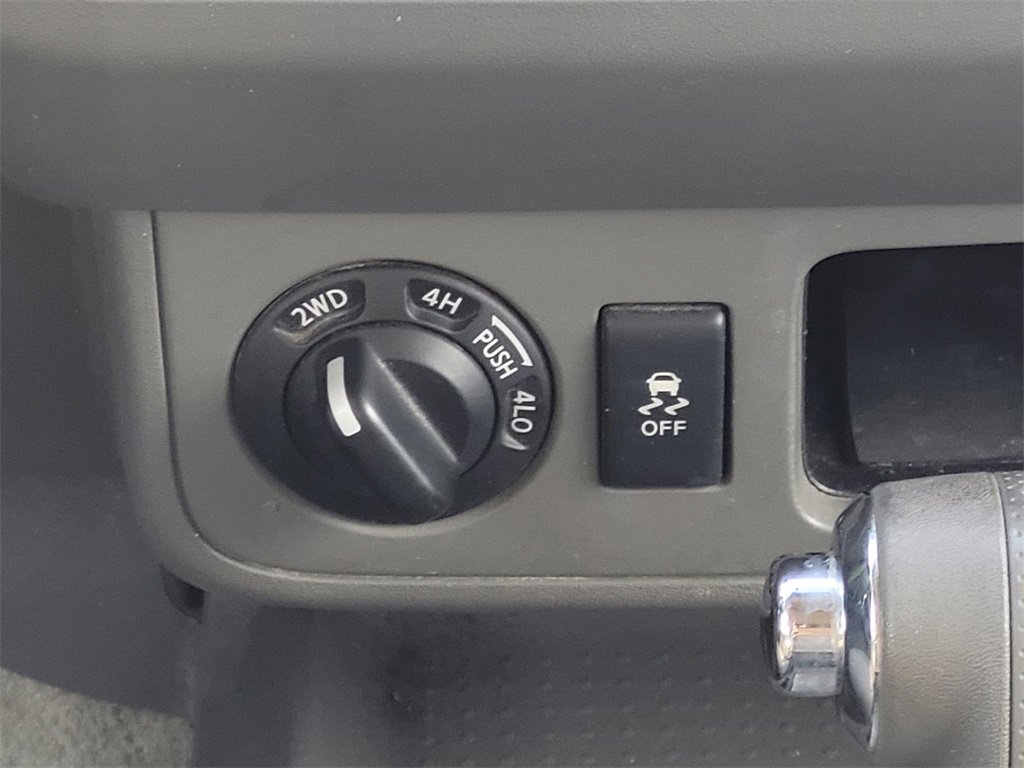 Used 2016 Nissan Frontier SV image 18