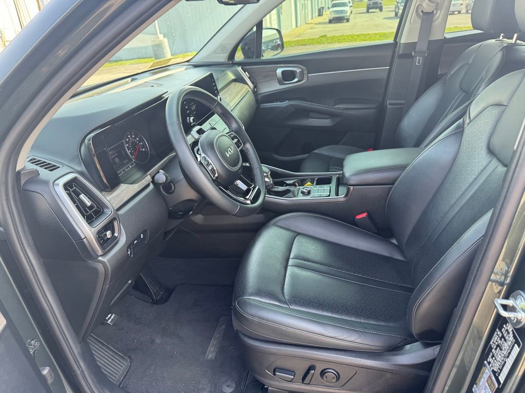 Used 2023 Kia Sorento S w/ Panoramic Sunroof Package image 12
