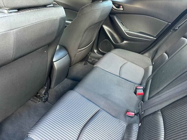 Used 2016 MAZDA MAZDA3 i Touring w/ Popular Equipment Package FWD image 14