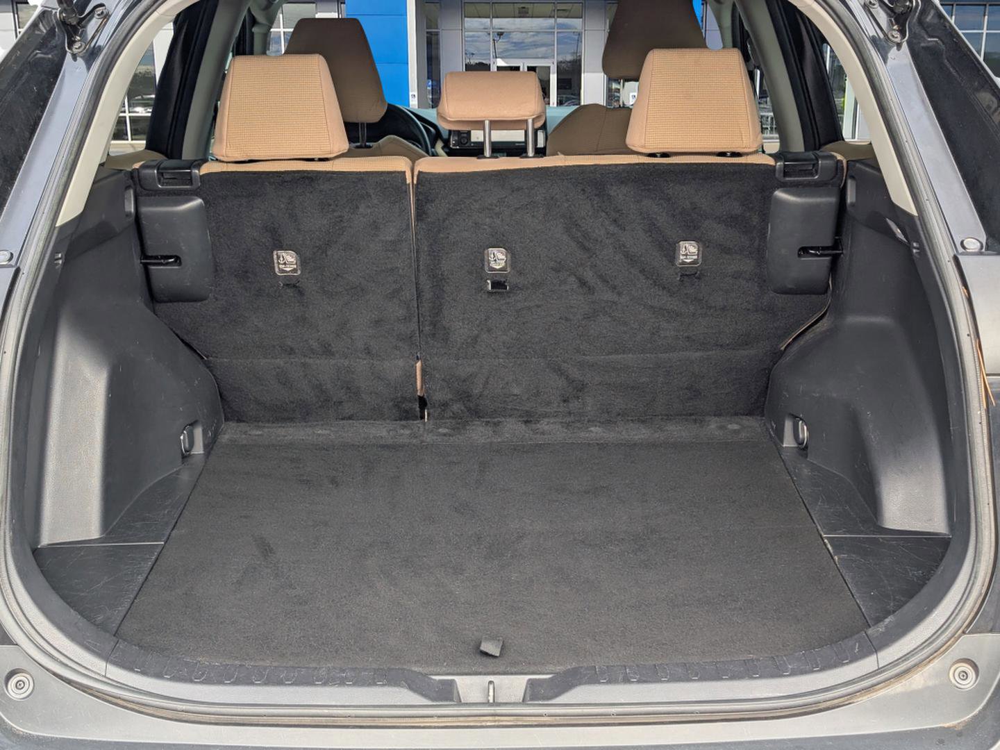 Used 2020 Toyota RAV4 LE image 10