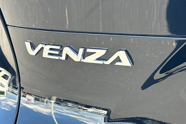 Used 2023 Toyota Venza LE AWD/4WD image 32
