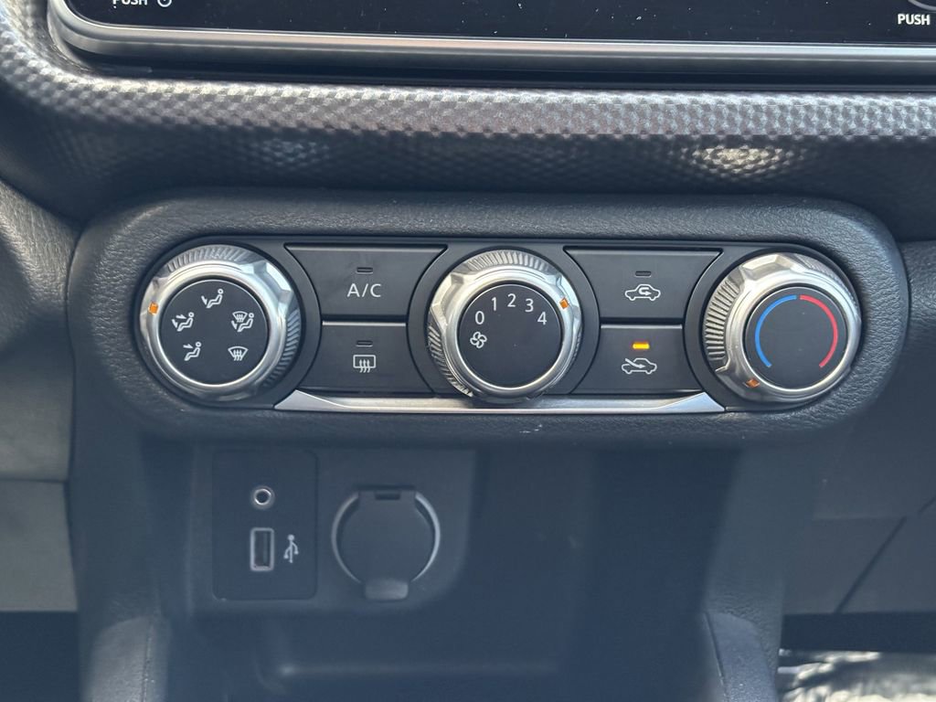 Used 2020 Nissan Kicks S image 18