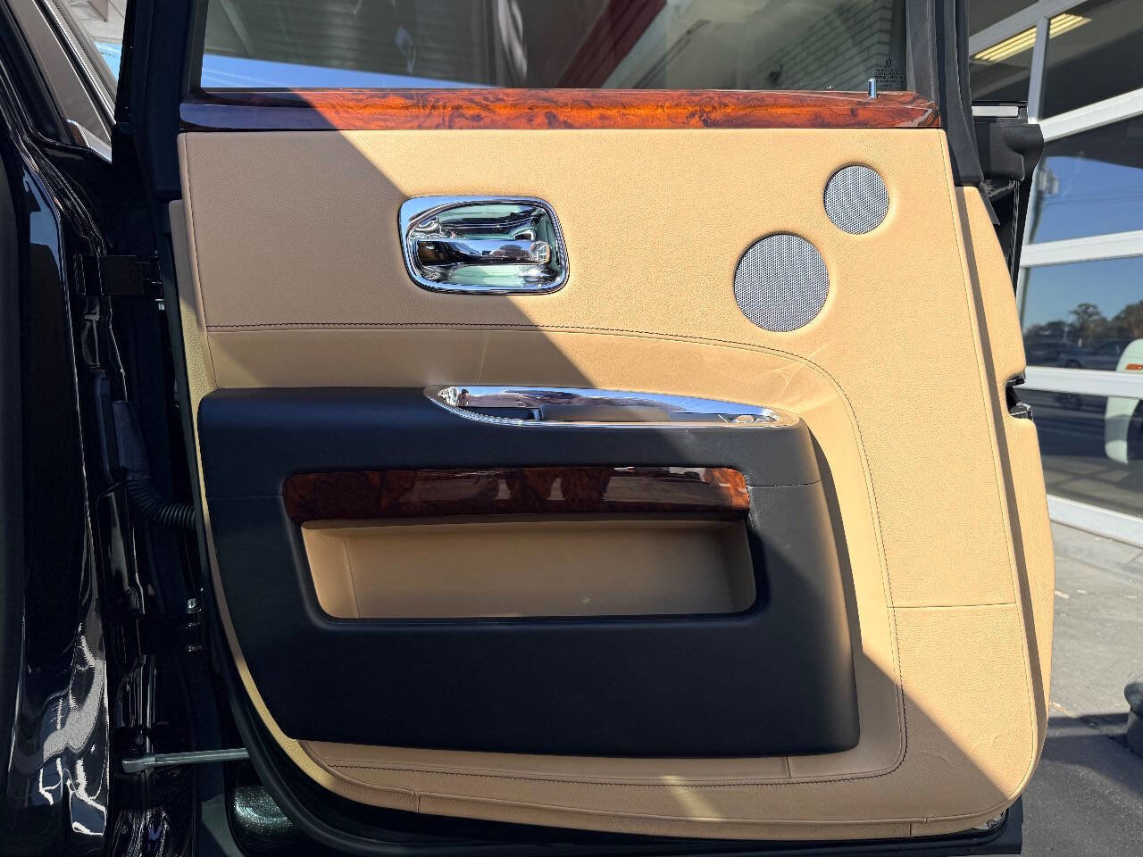 Used 2014 Rolls-Royce Ghost image 28