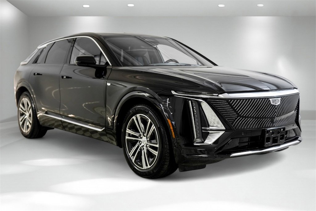 Used 2024 Cadillac Lyriq Luxury w/ LPO, Floor Liner Package image 8