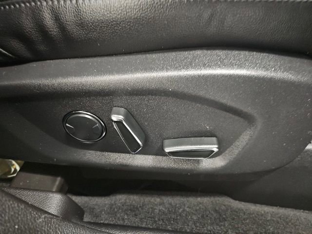 Used 2016 Ford Explorer XLT w/ Equipment Group 202A image 39