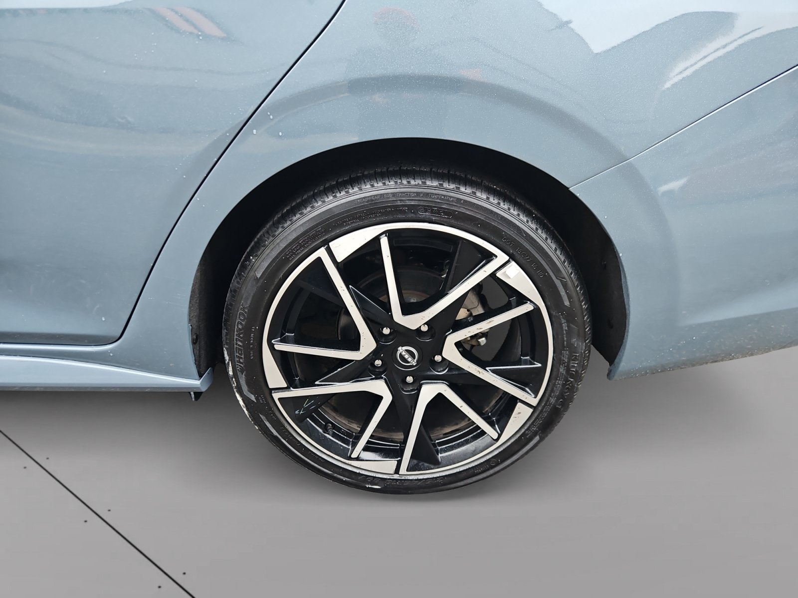 Used 2025 Nissan Sentra SR w/ SR Premium Package FWD image 16