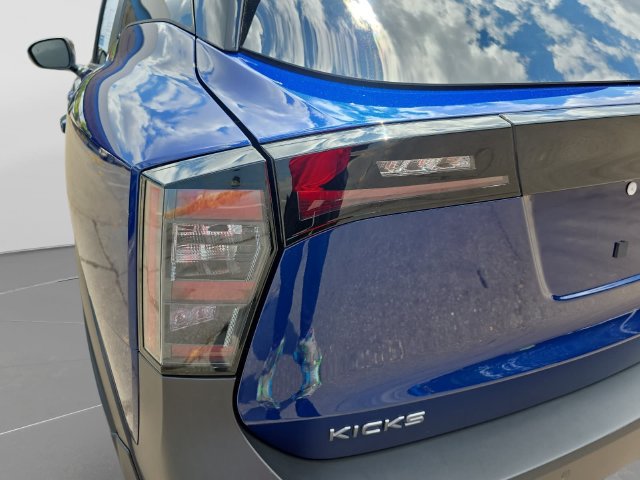 Used 2026 Nissan Kicks SV FWD image 38