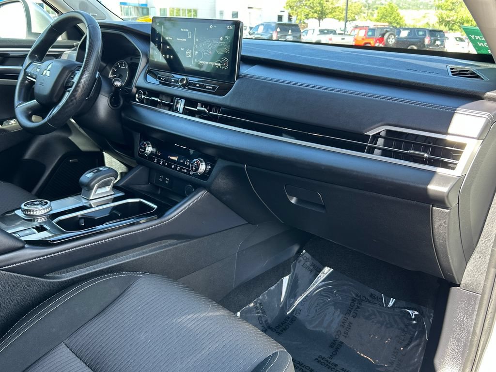 Used 2025 Mitsubishi Outlander ES AWD/4WD image 9