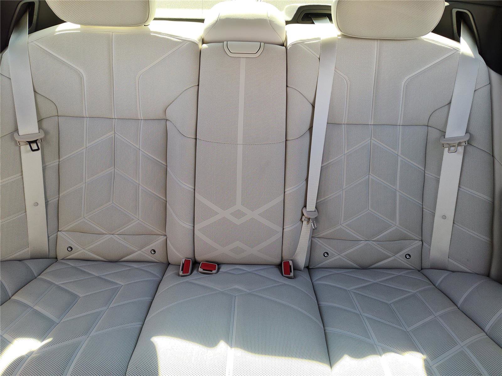 Certified 2023 BMW 740i w/ Executive Package image 25