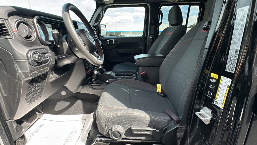 Used 2024 Jeep Wrangler Rubicon image 10