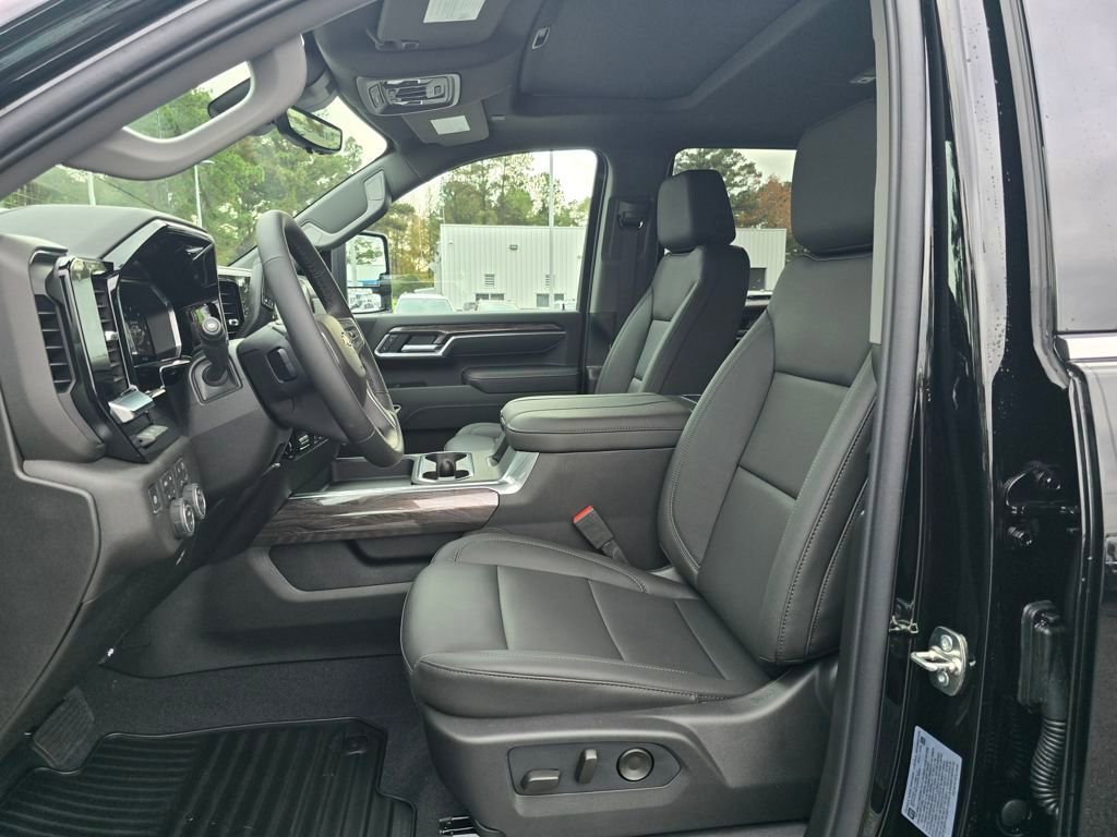 New 2026 Chevrolet Silverado 2500 LTZ w/ LTZ Premium Package image 9