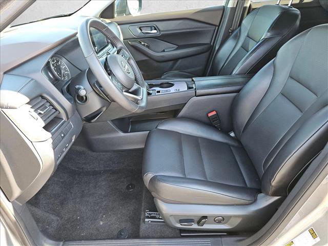 Used 2023 Nissan Rogue SV w/ SV Premium B Package image 15