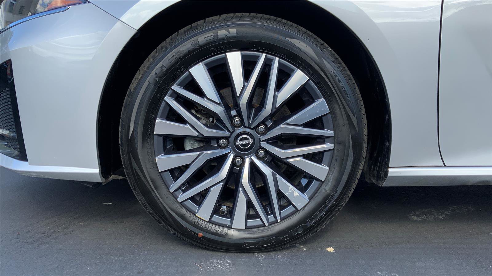 Used 2024 Nissan Altima 2.5 SV FWD image 23