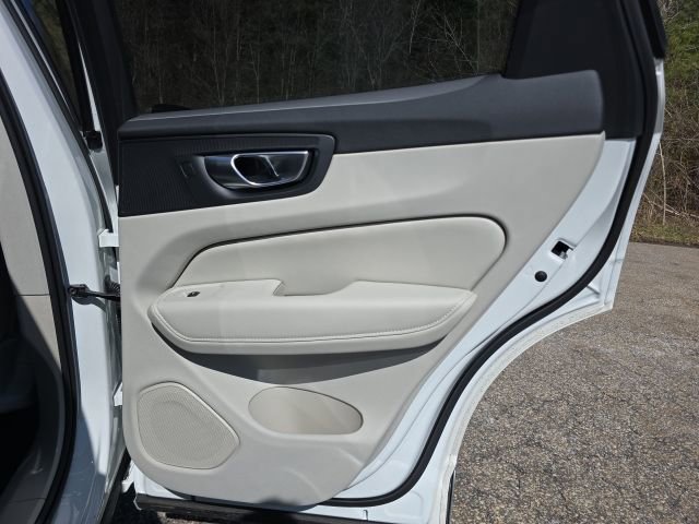 New 2026 Volvo XC60 T8 Ultra w/ Protection Package Premier image 15