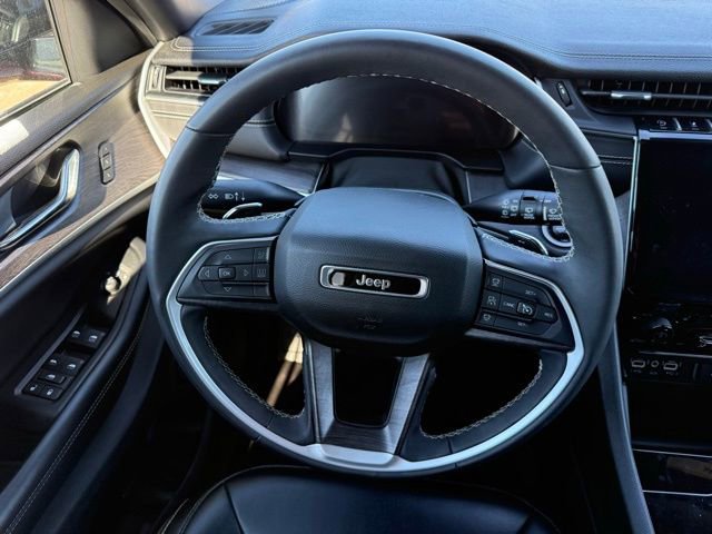 Used 2024 Jeep Grand Cherokee Limited image 14