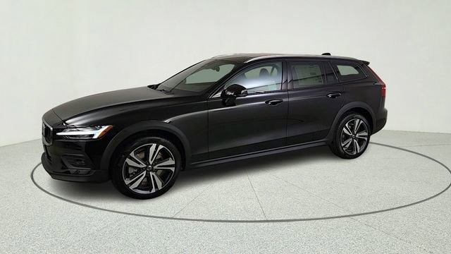 New 2026 Volvo V60 B5 Cross Country Plus w/ Protection Package Premier AWD/4WD image 3