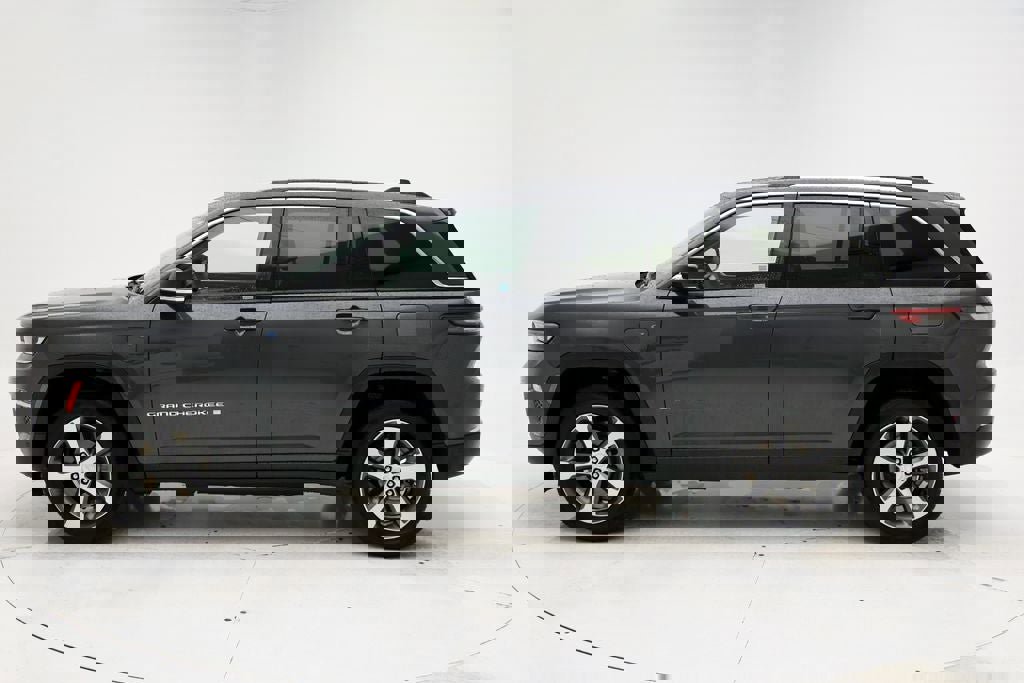 Used 2023 Jeep Grand Cherokee 4xe w/ Luxury Tech Group II image 5