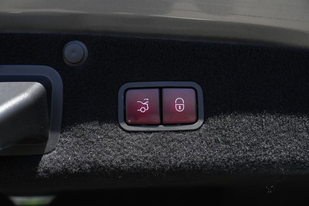 Used 2015 Mercedes-Benz S 550 Sedan image 17