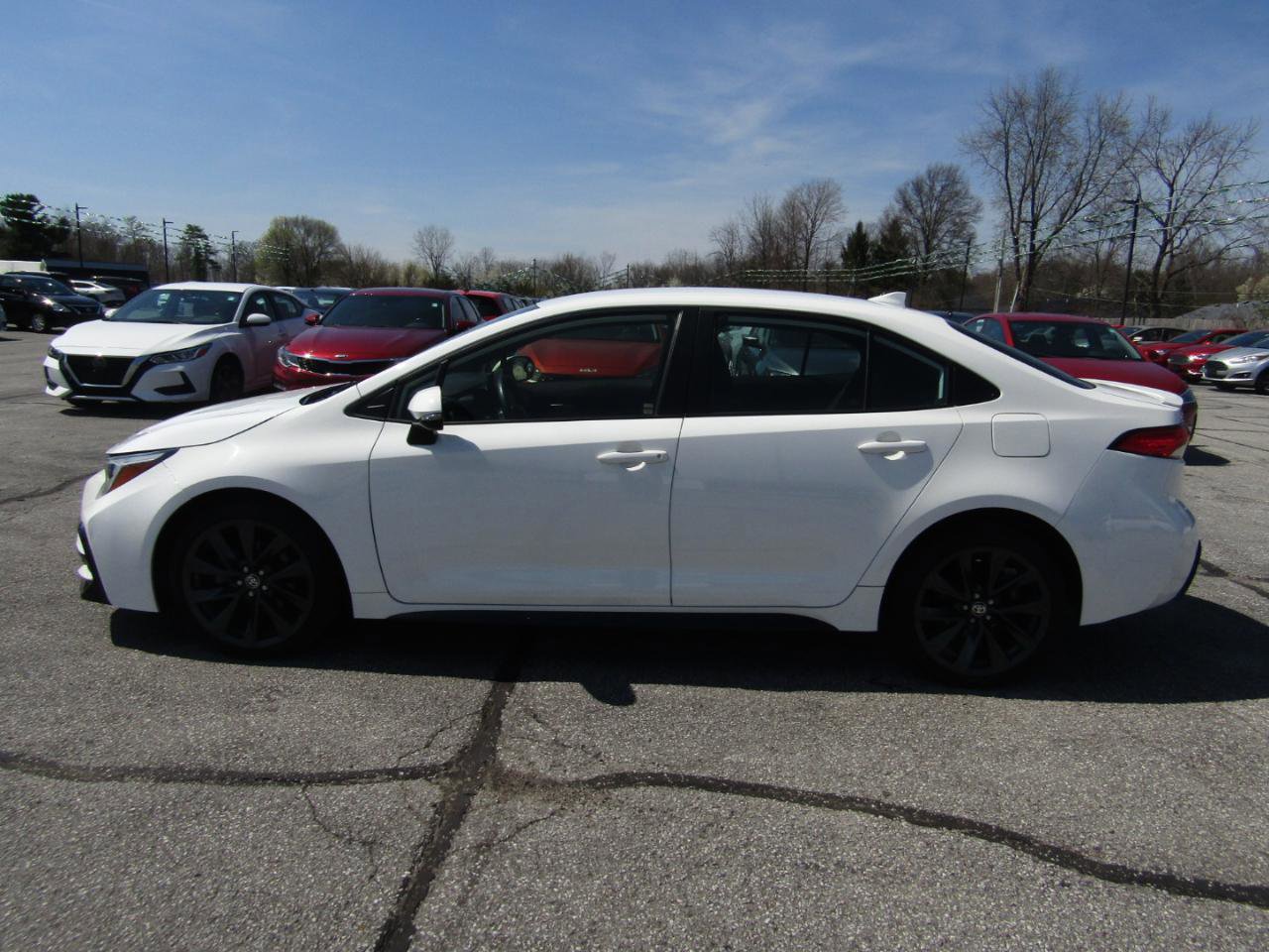 Used 2023 Toyota Corolla SE image 4