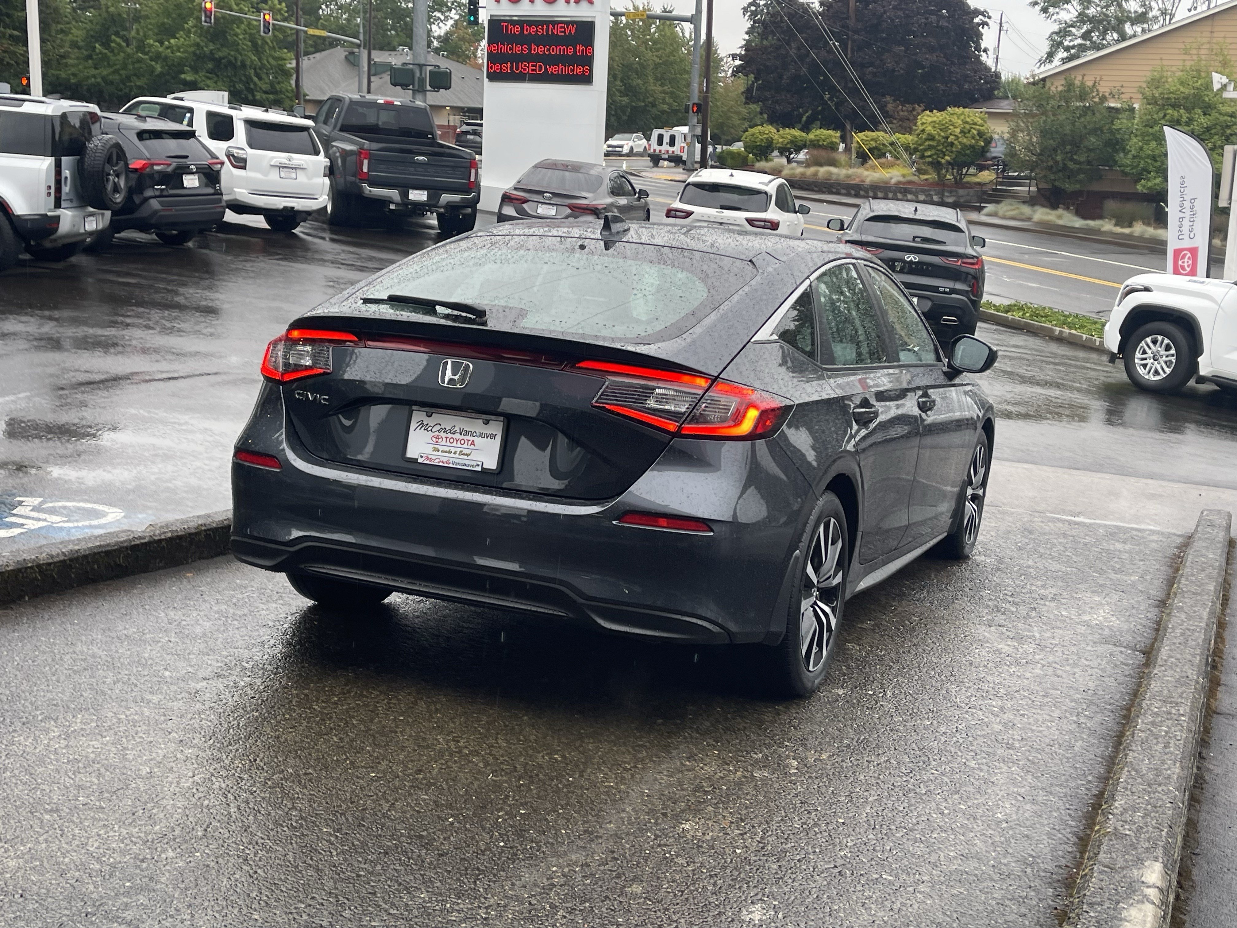 Used 2024 Honda Civic EX-L image 7