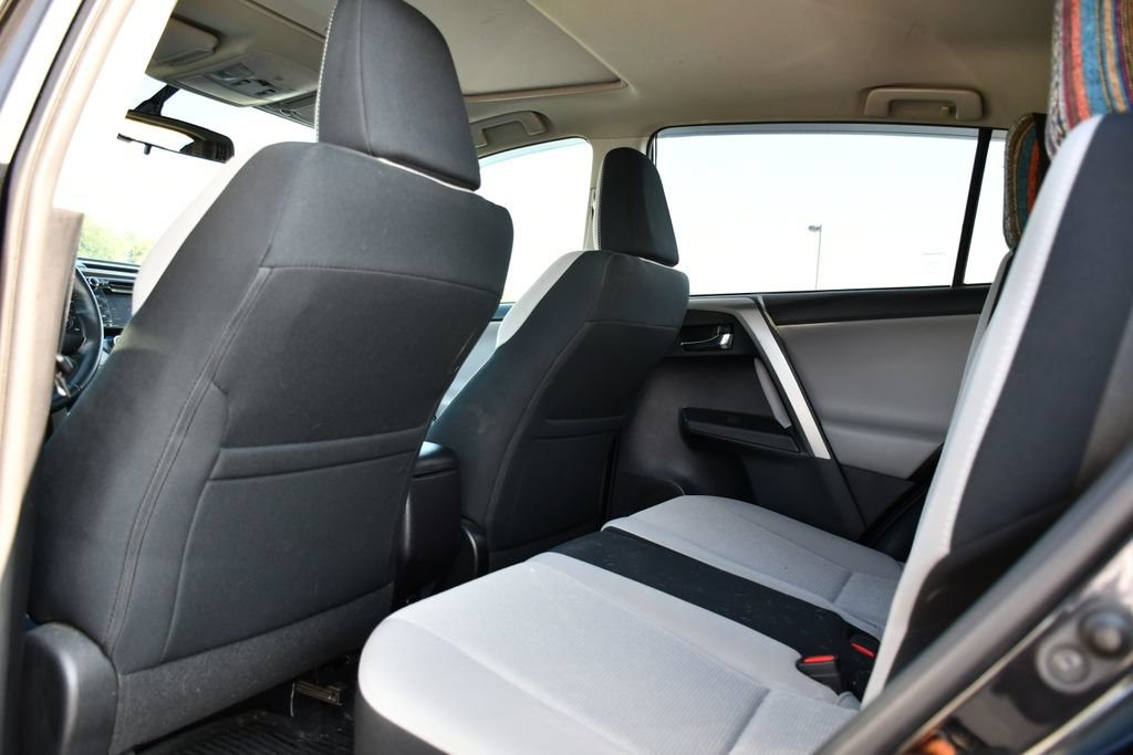 Used 2016 Toyota RAV4 XLE AWD/4WD image 17