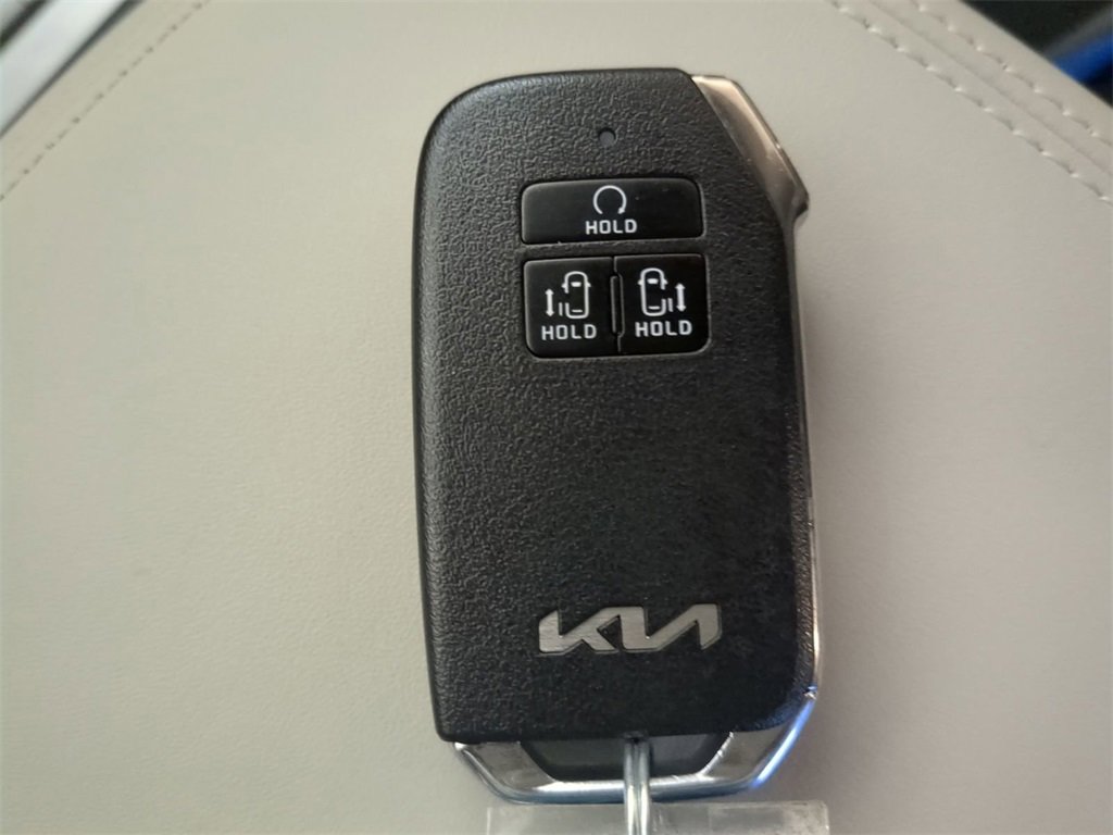 Used 2024 Kia Carnival LX image 36