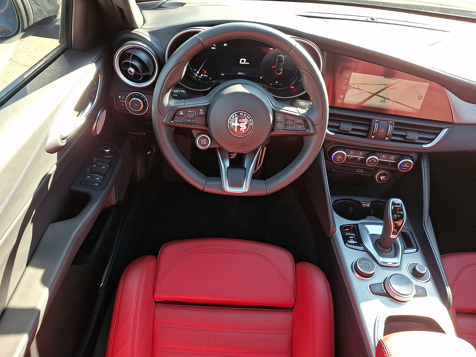 Used 2024 Alfa Romeo Giulia Veloce image 11